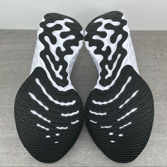 Nike React Infinity Run Flyknit Running Shoes - Picture 11 of 12